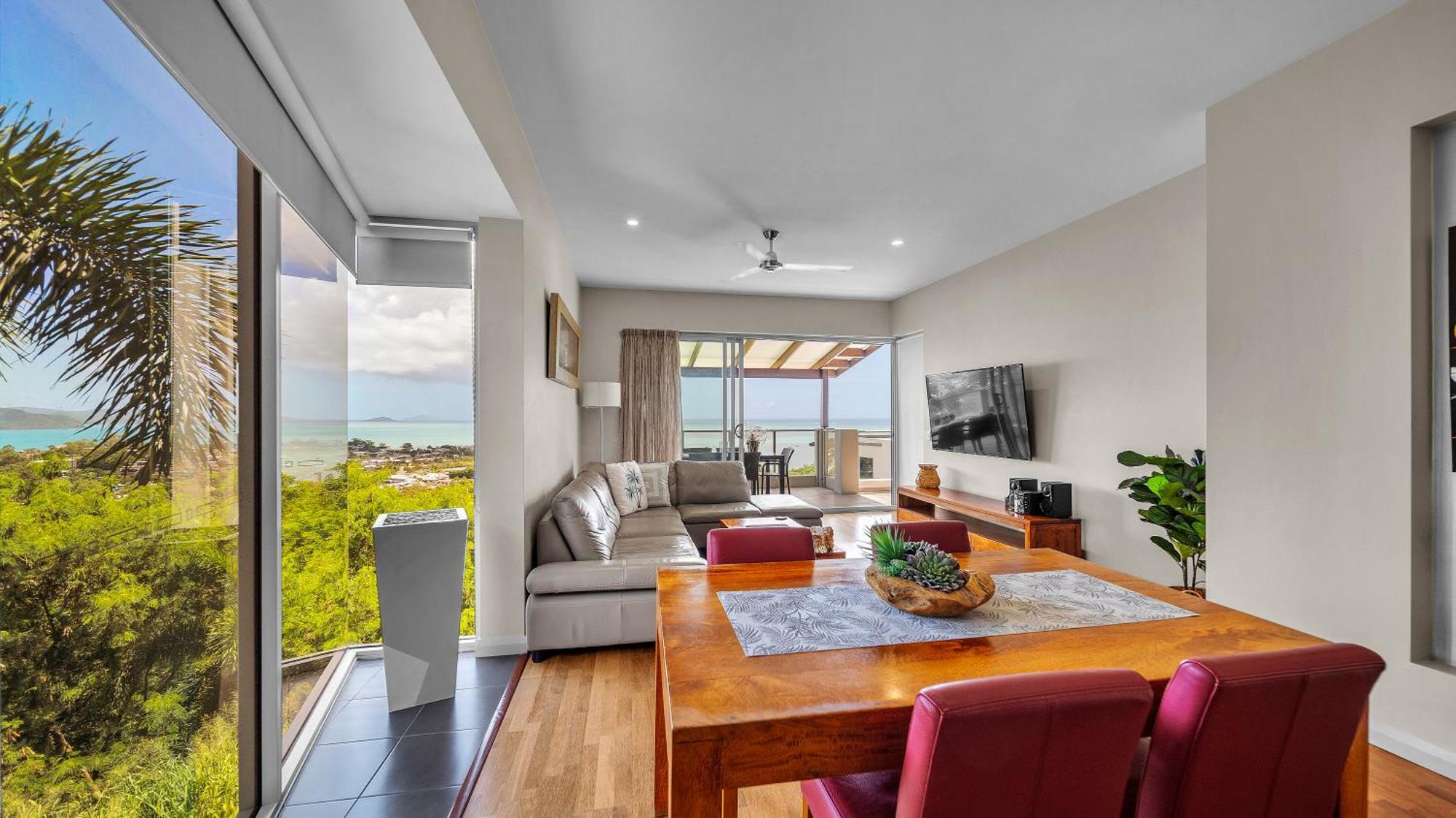 Whitsunday Reflections Aparthotel Airlie Beach Exterior photo